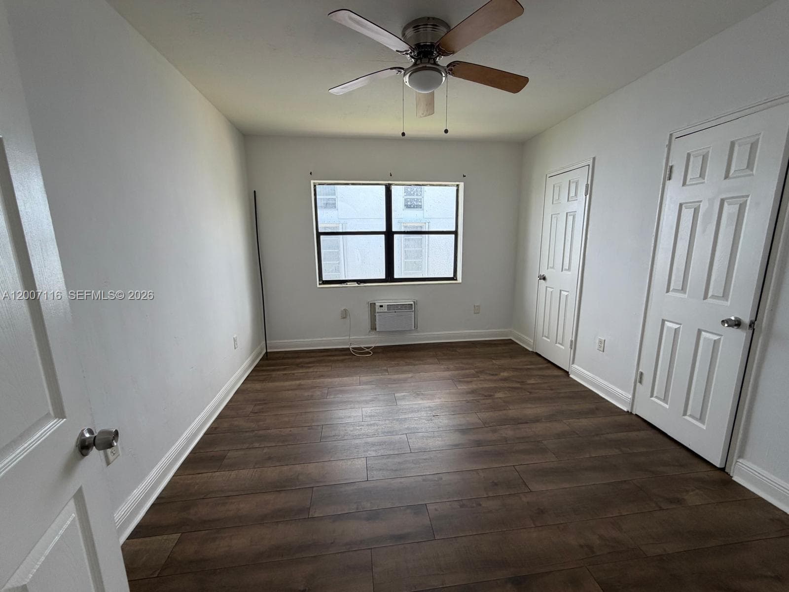 8321 Crespi Blvd 6 photo 4