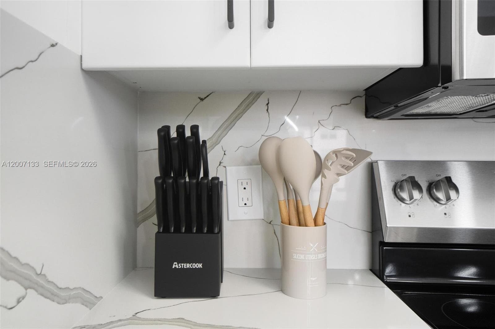 1200 Brickell Bay Dr 1907 photo 12