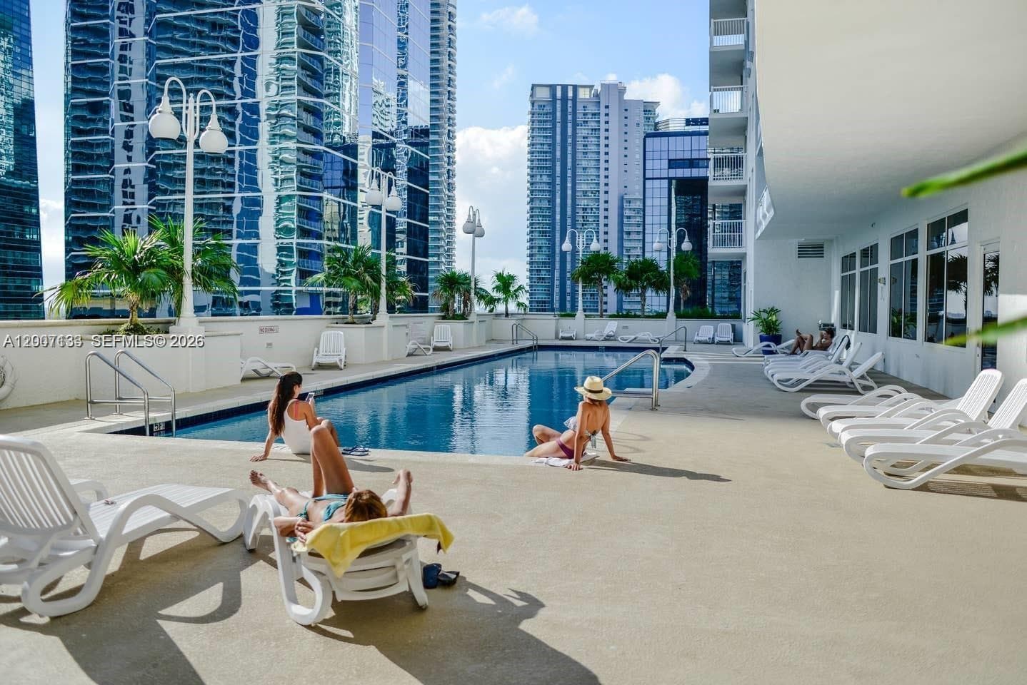 1200 Brickell Bay Dr 1907 photo 3