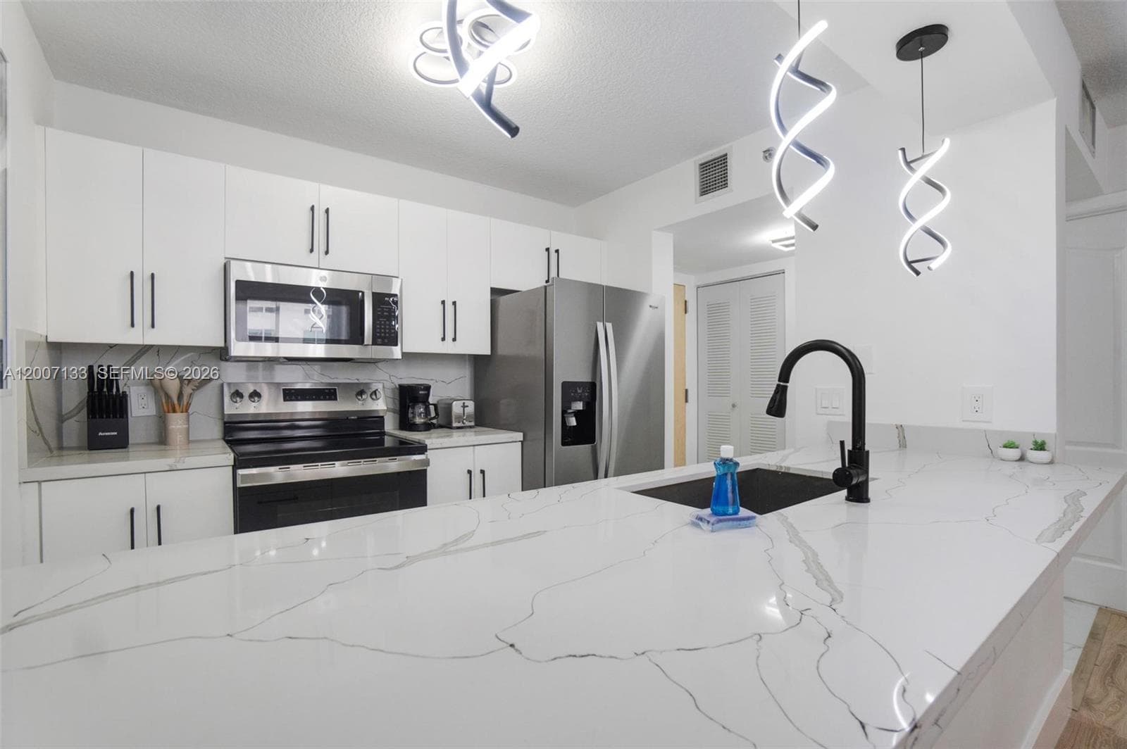 1200 Brickell Bay Dr 1907 photo 5