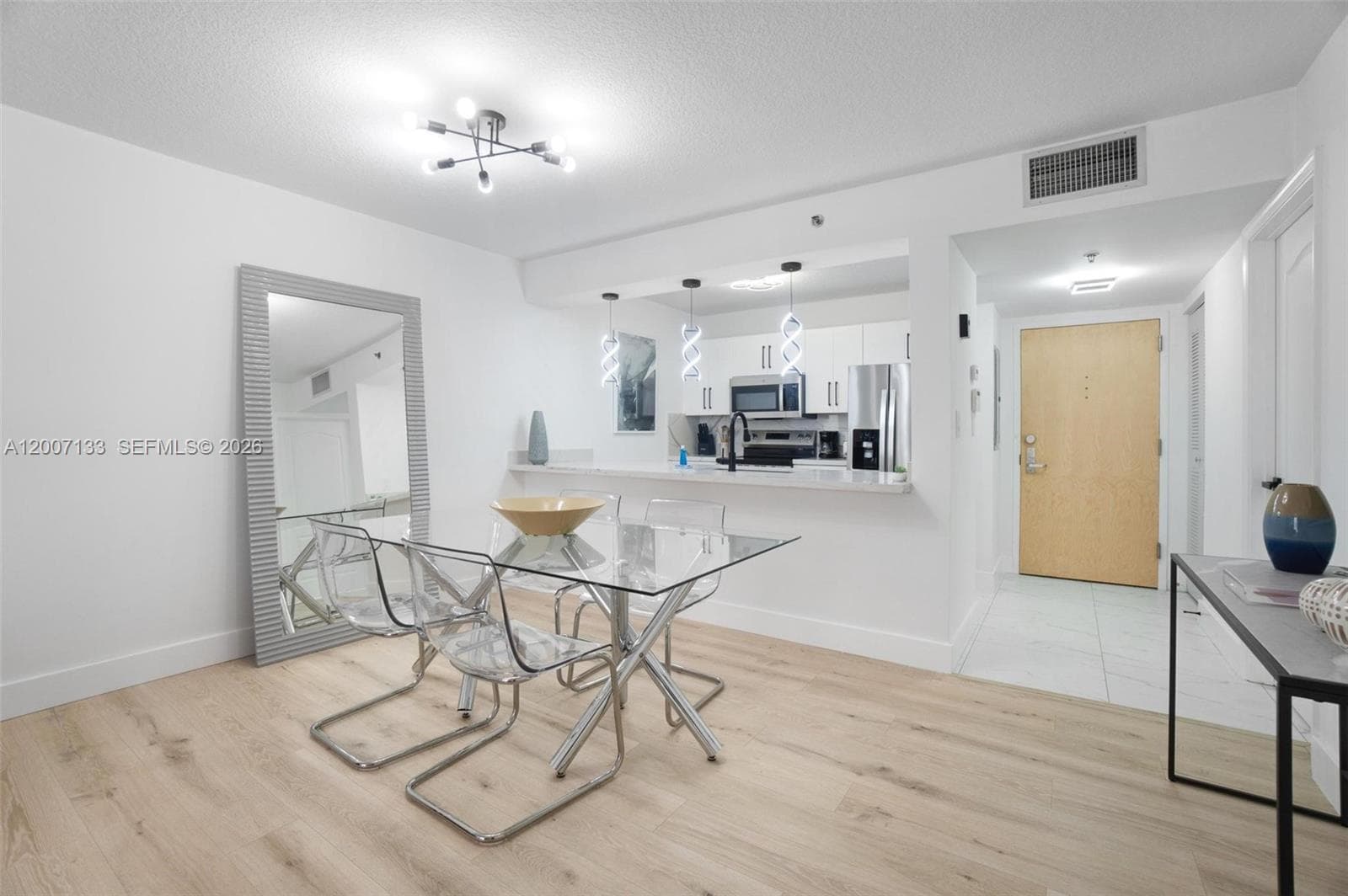 1200 Brickell Bay Dr 1907 photo 14