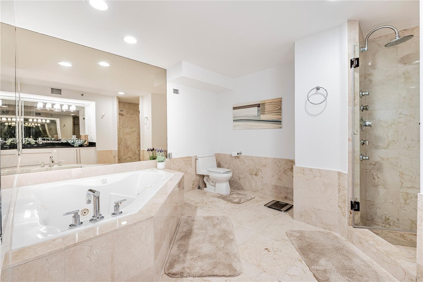 100 LINCOLN RD 944 photo 16