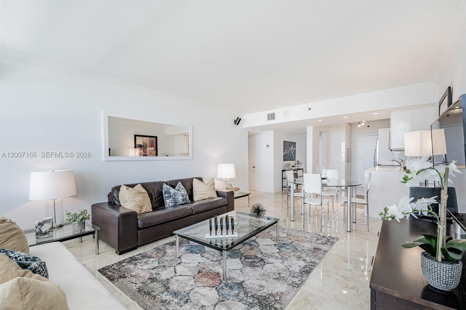 100 LINCOLN RD 944 photo 12