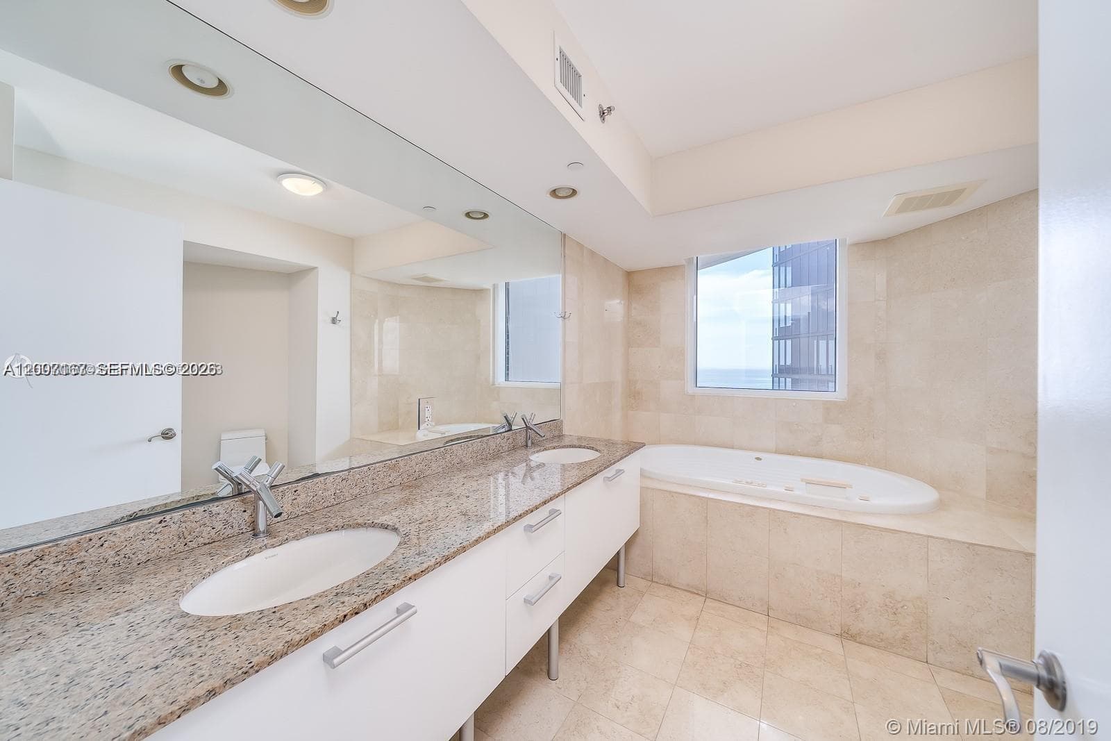 17201 Collins Ave 2305 photo 17