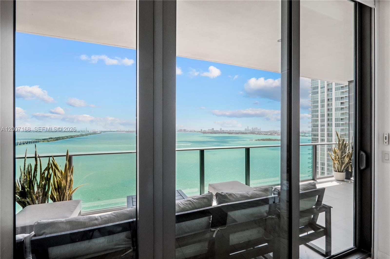 480 31st St 2405 photo 23