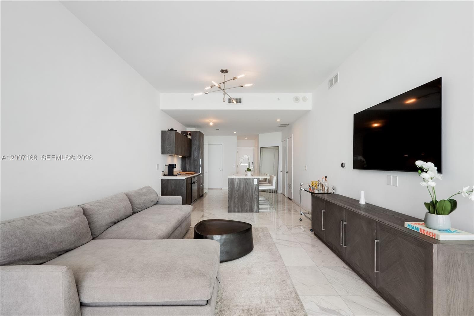 480 31st St 2405 photo 7