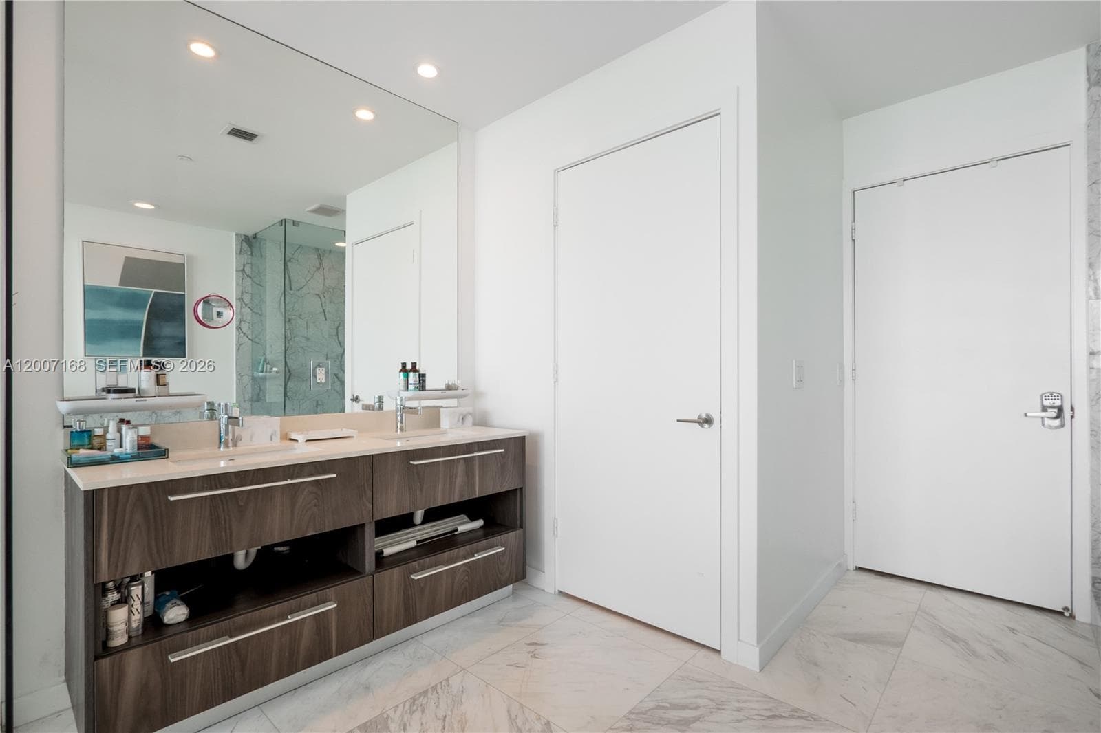 480 31st St 2405 photo 20