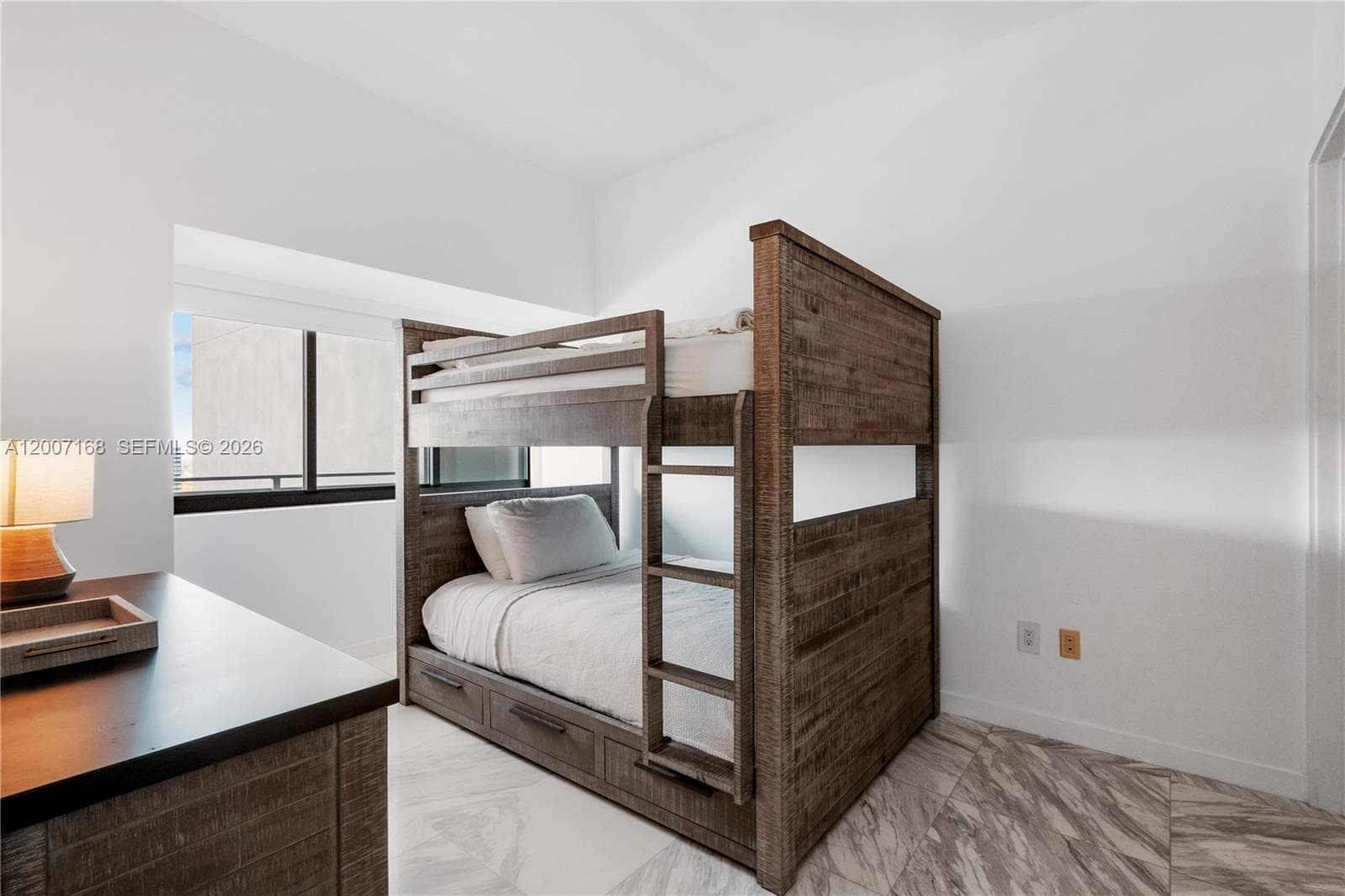 480 31st St 2405 photo 24