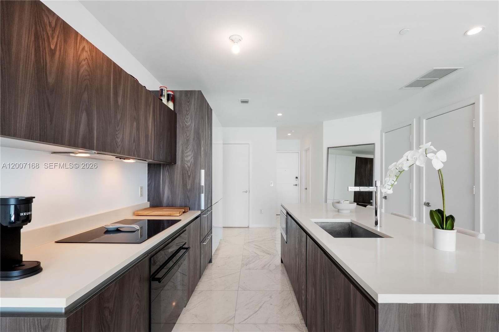 480 31st St 2405 photo 10