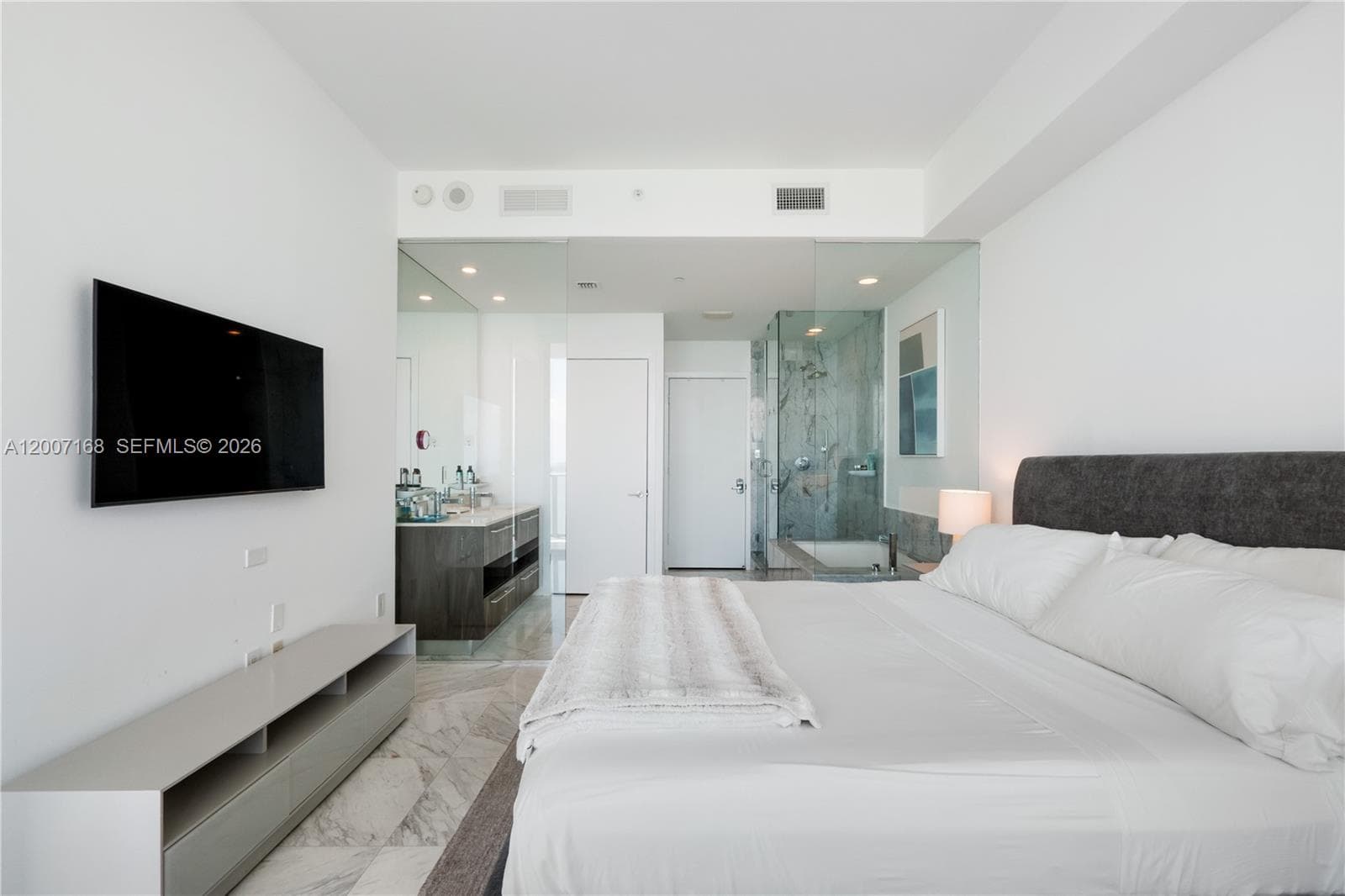 480 31st St 2405 photo 18