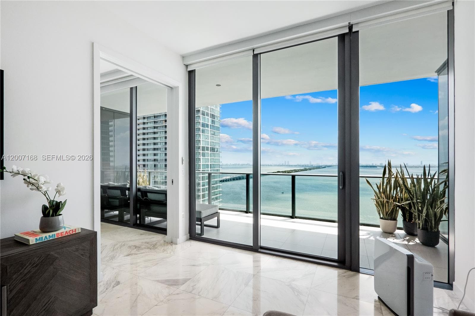 480 31st St 2405 photo 15