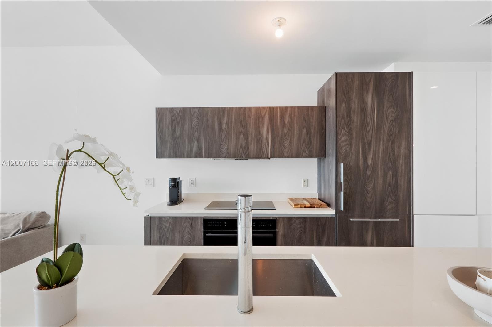 480 31st St 2405 photo 11