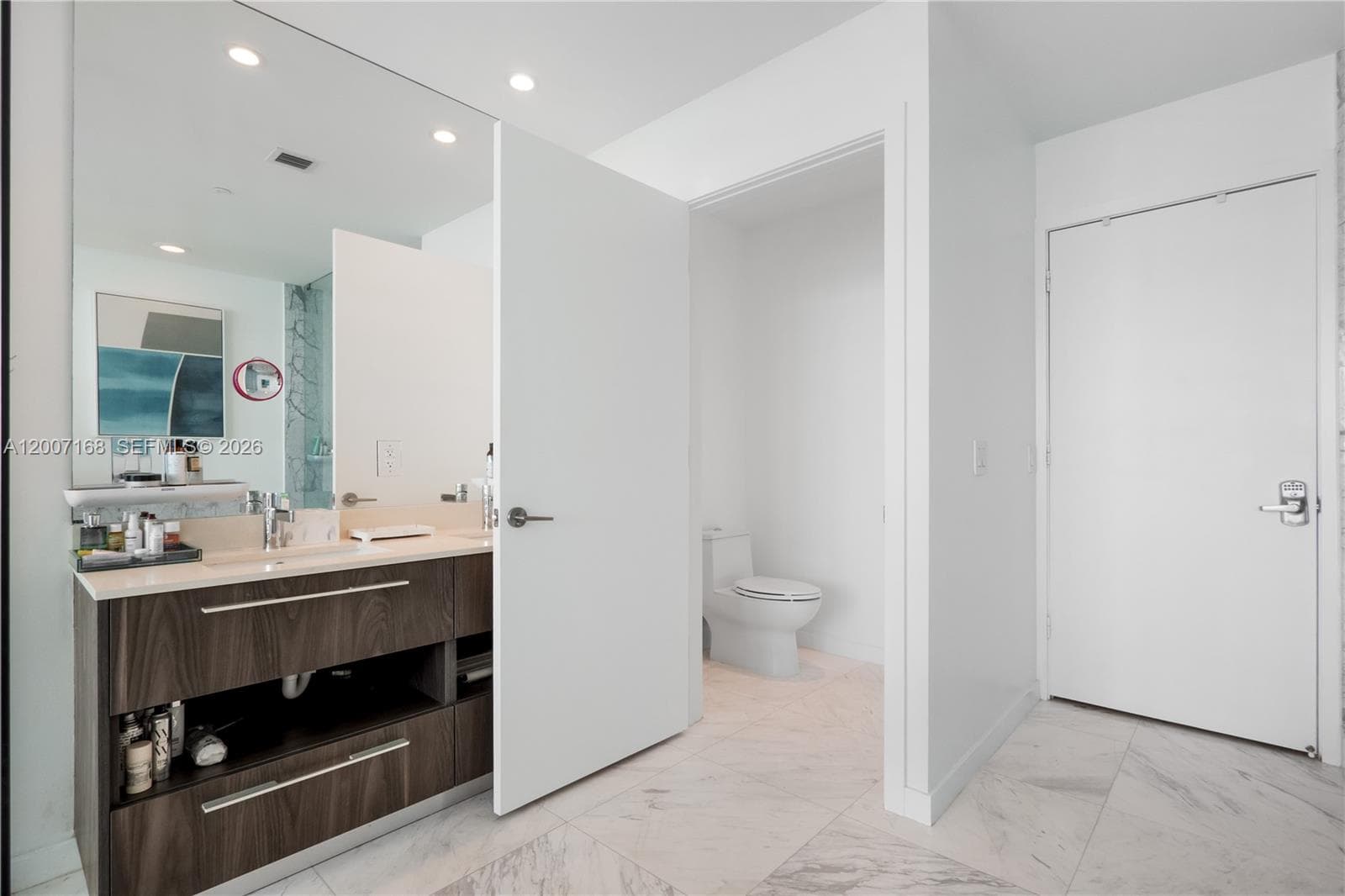 480 31st St 2405 photo 19