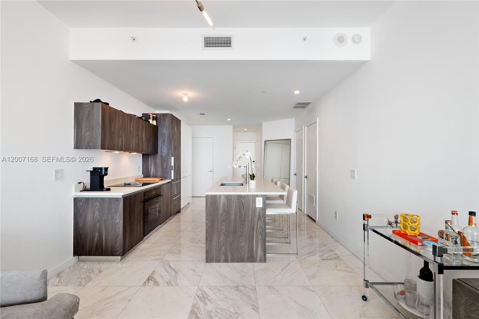 480 31st St 2405 photo 8