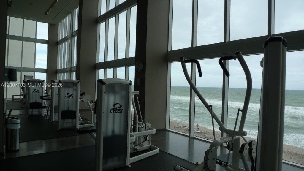 1830 Ocean Dr 1705 photo 20