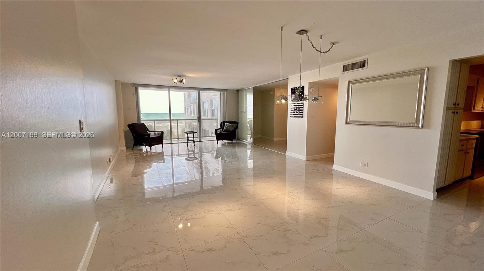 6039 Collins Ave 520 photo 2