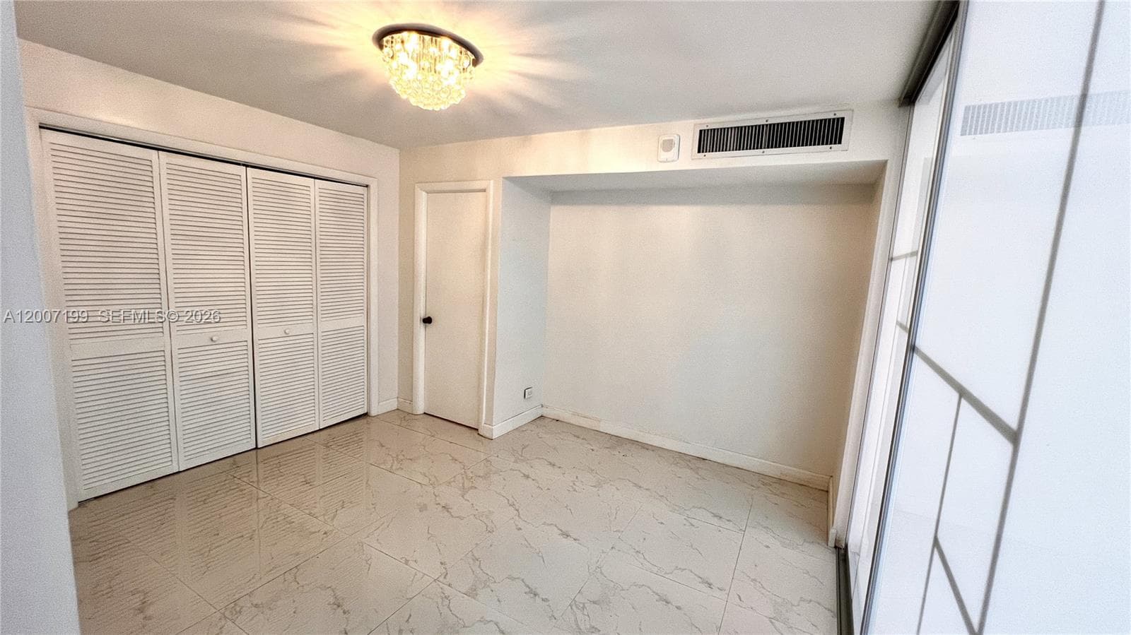 6039 Collins Ave 520 photo 8