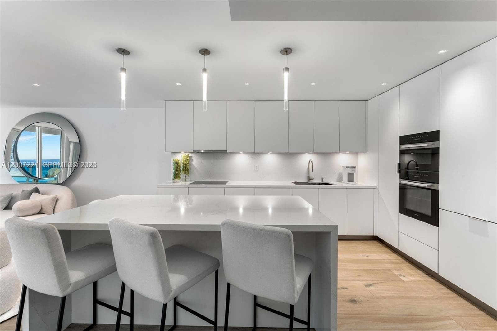 2301 Collins Ave 902 photo 7