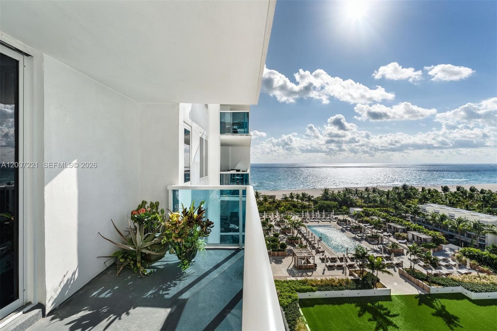 2301 Collins Ave 902 photo 1