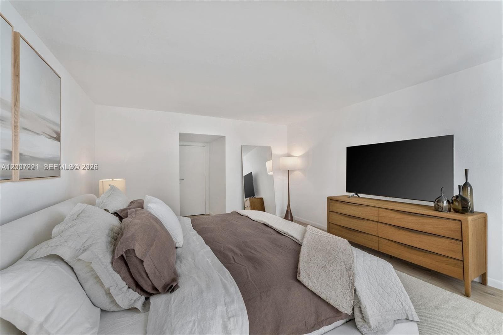 2301 Collins Ave 902 photo 20