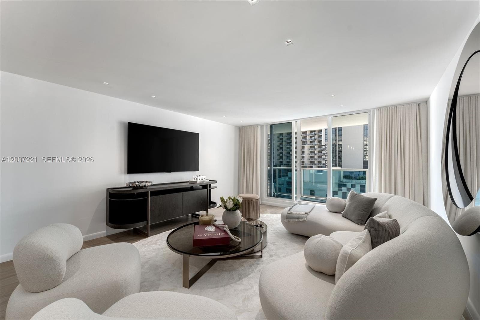 2301 Collins Ave 902 photo 10