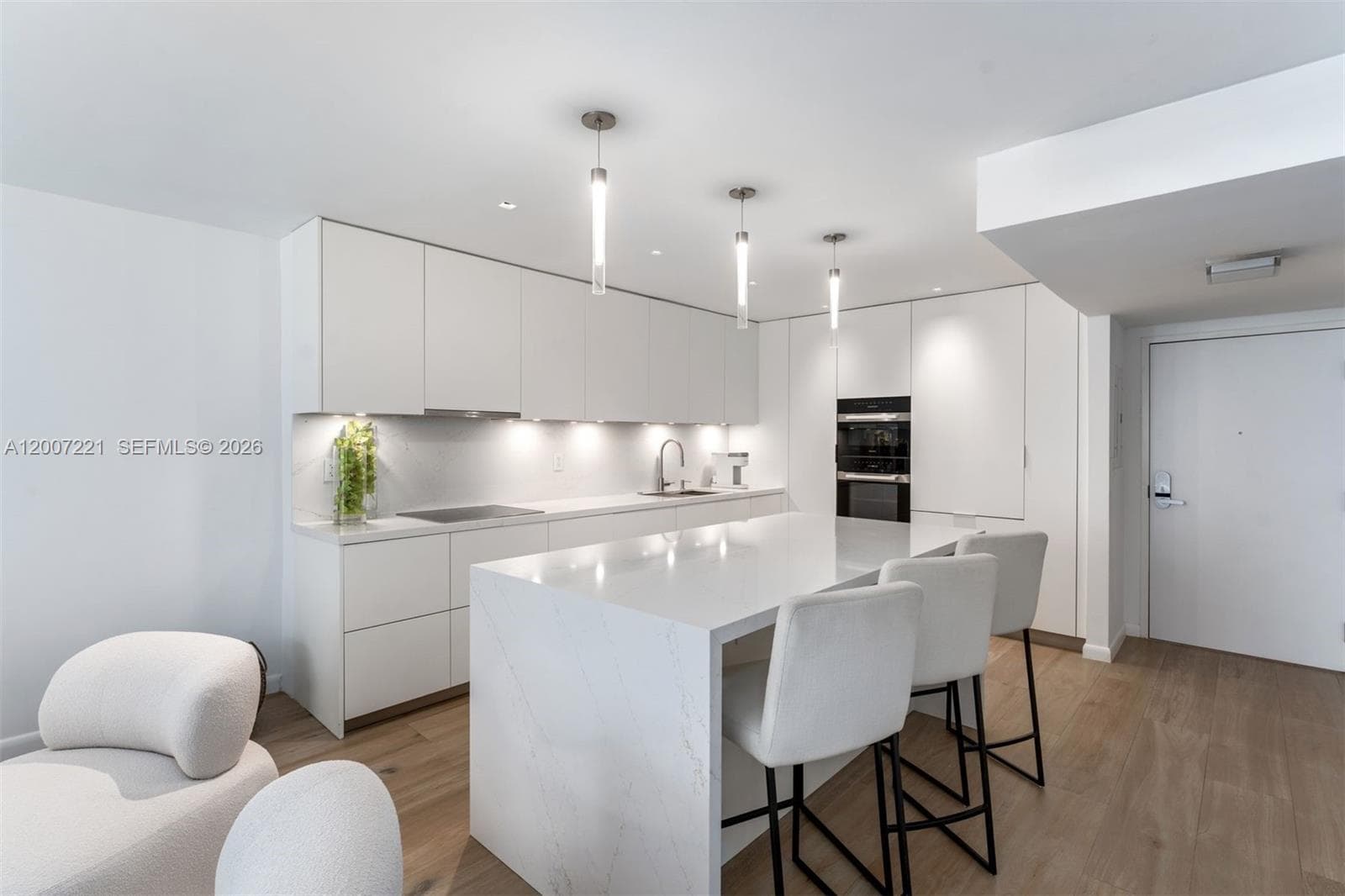 2301 Collins Ave 902 photo 8