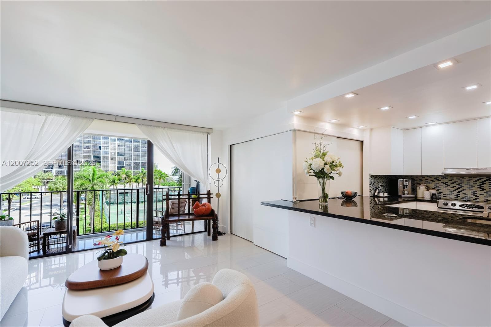 400 Leslie Dr 319 photo 16