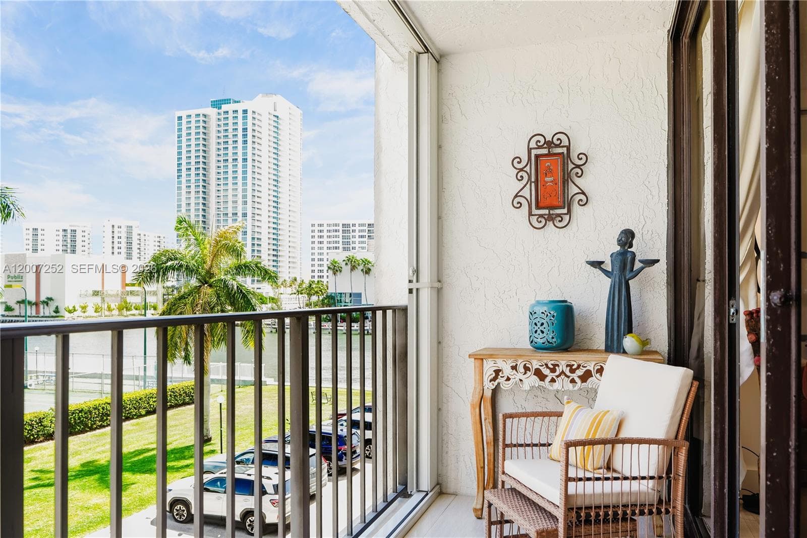 400 Leslie Dr 319 photo 24