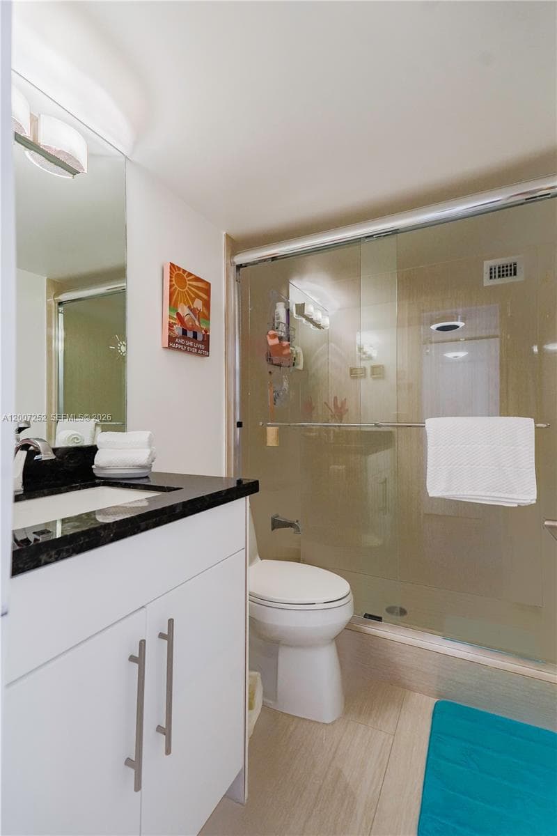 400 Leslie Dr 319 photo 8