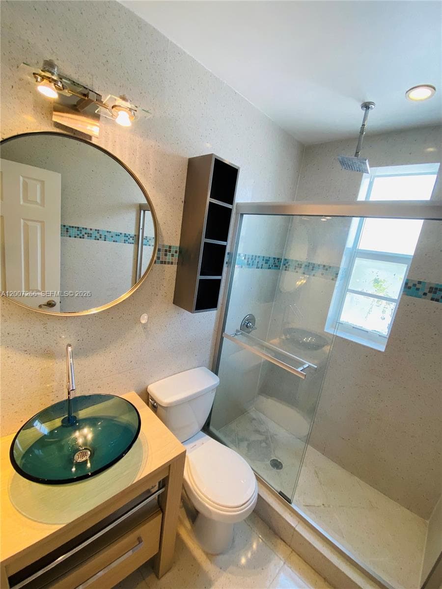 6881 Bay Dr 11 photo 10