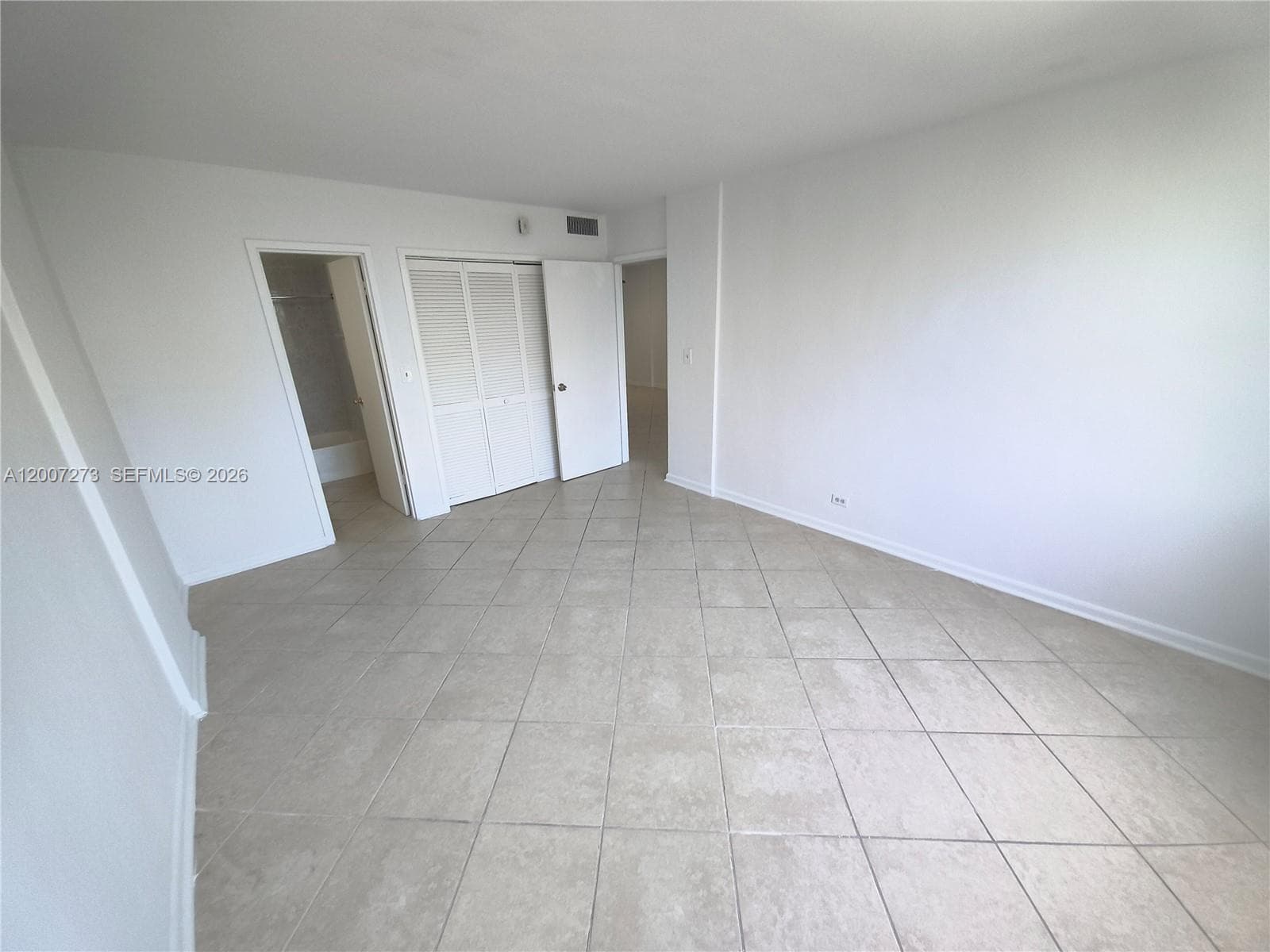 3660 166th St 302 photo 16