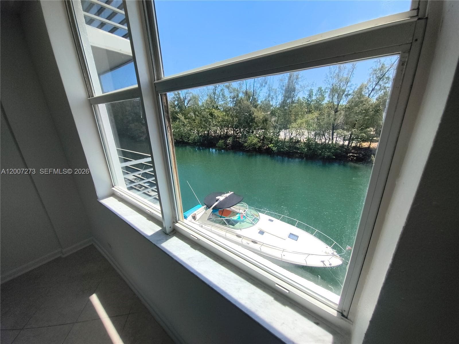 3660 166th St 302 photo 8