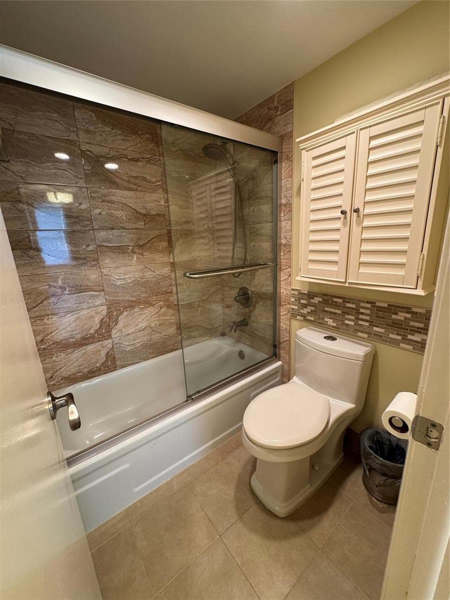 111 Briny Avenue 26-11 photo 17