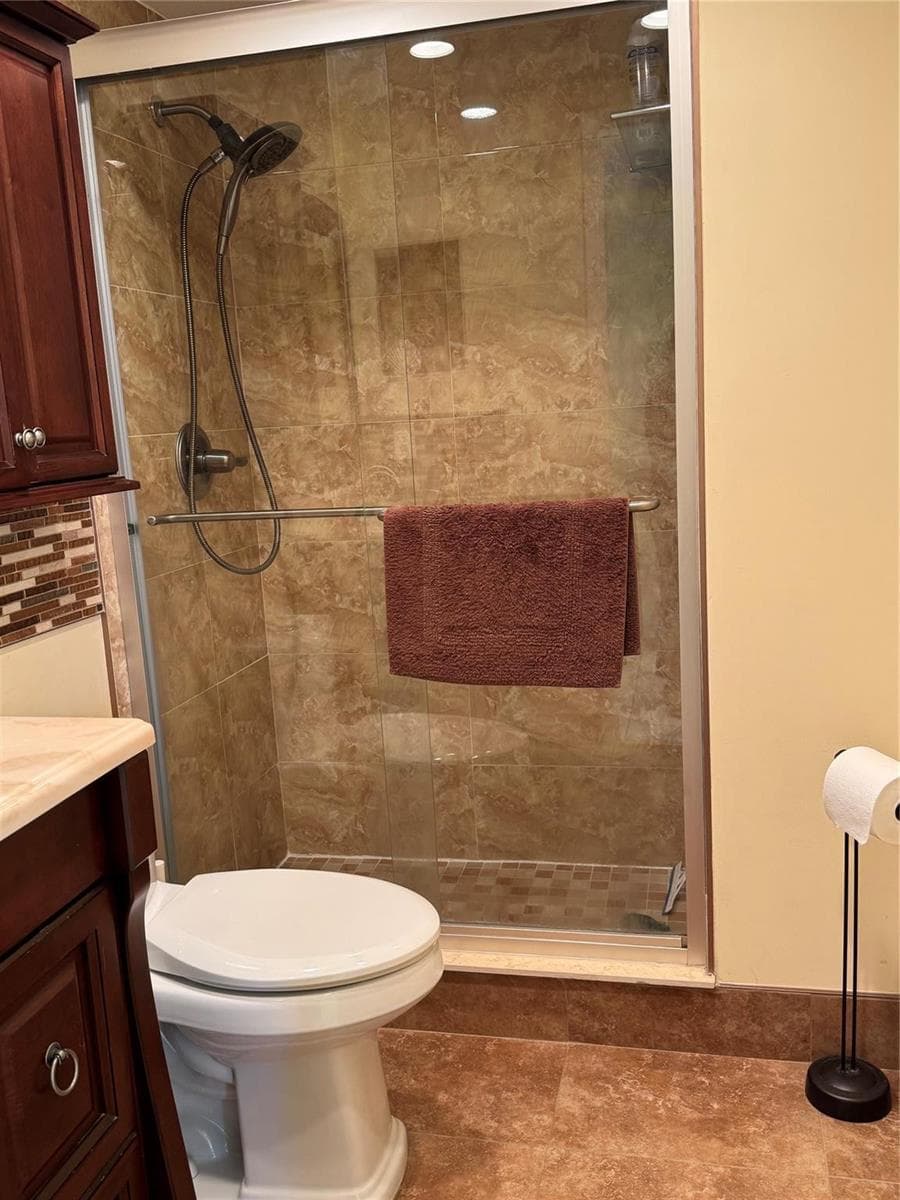 111 Briny Avenue 26-11 photo 16