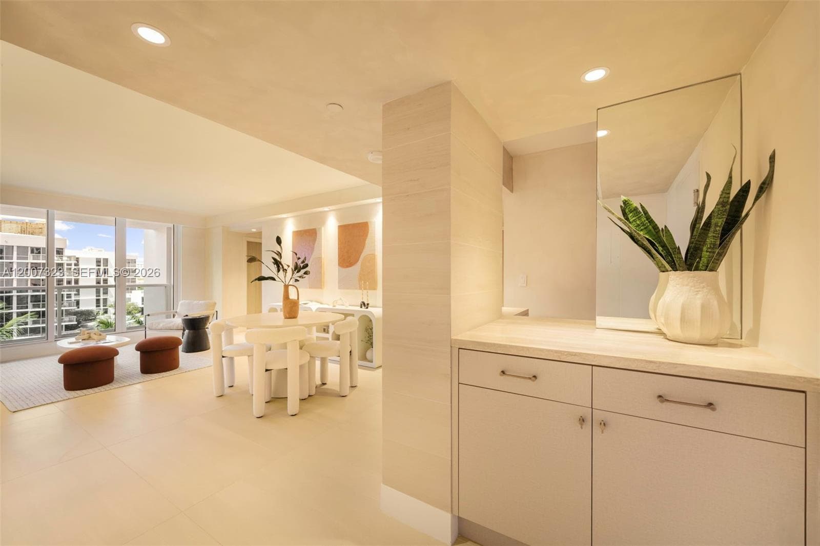 2301 Collins Ave 526 photo 2