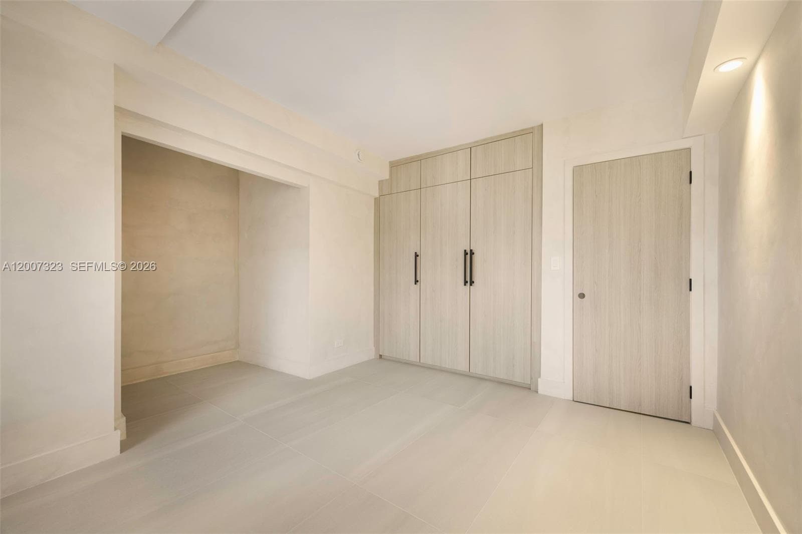 2301 Collins Ave 526 photo 17