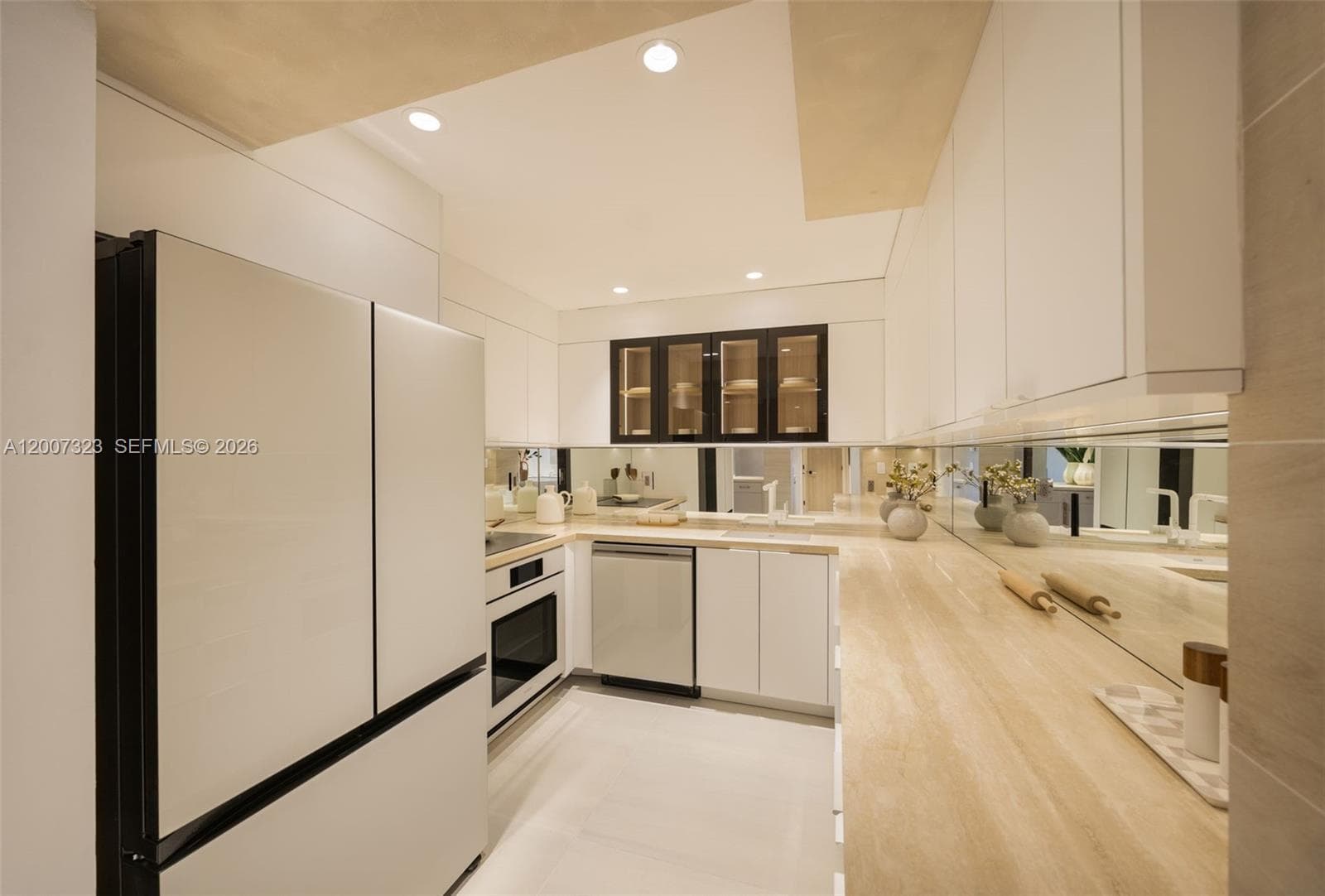 2301 Collins Ave 526 photo 12