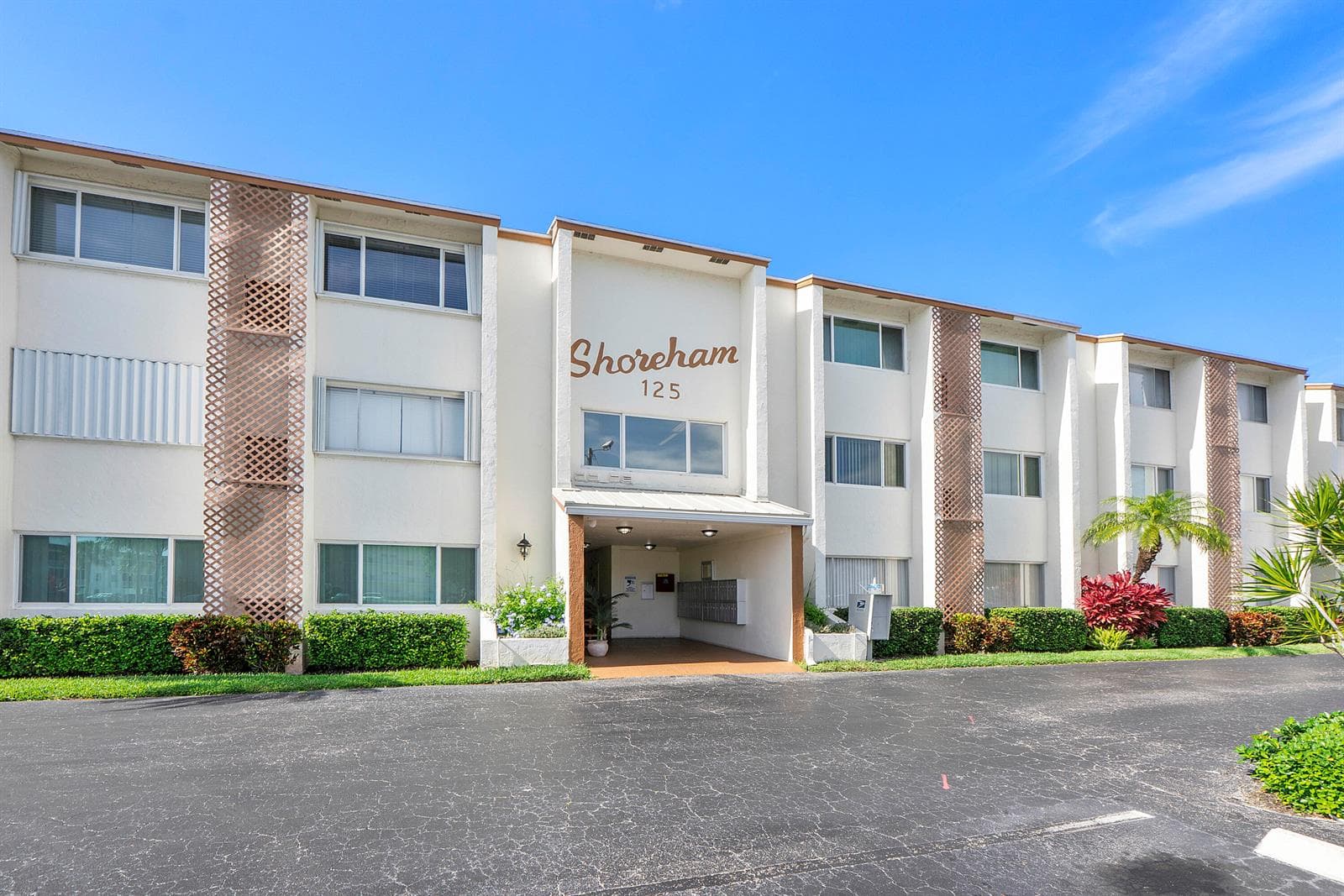125 Shore Court 304a photo 9