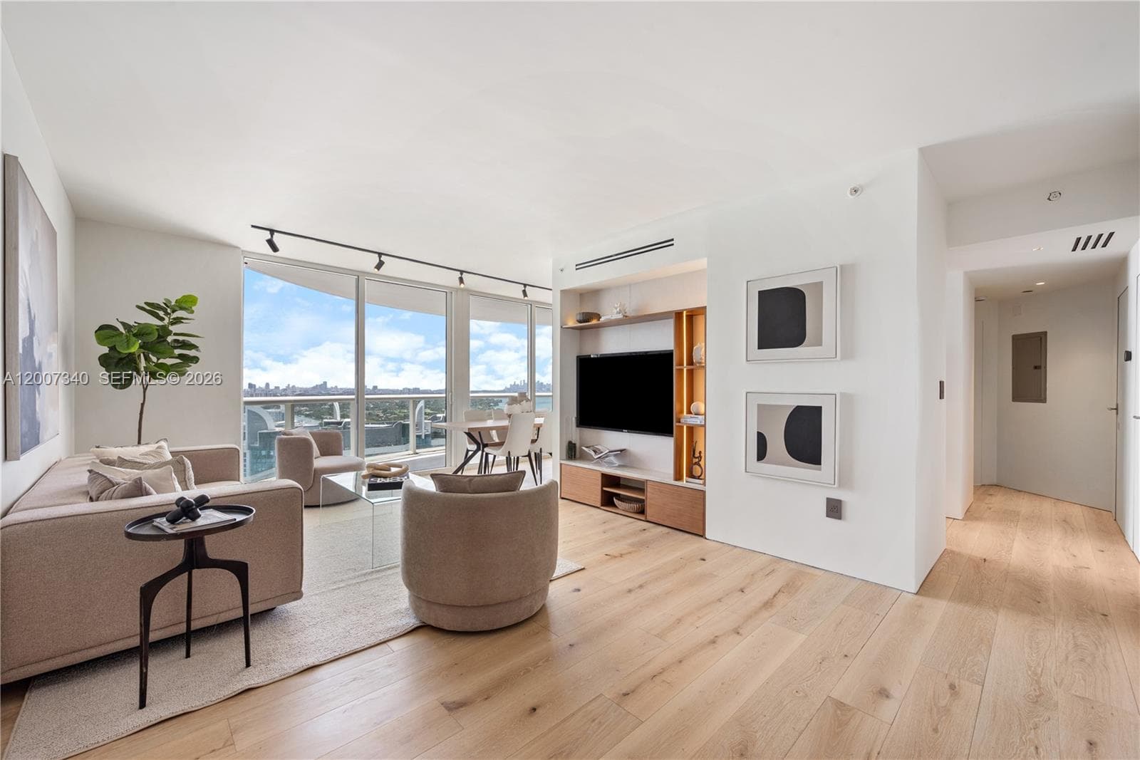 6365 Collins Ave 3904 photo 4