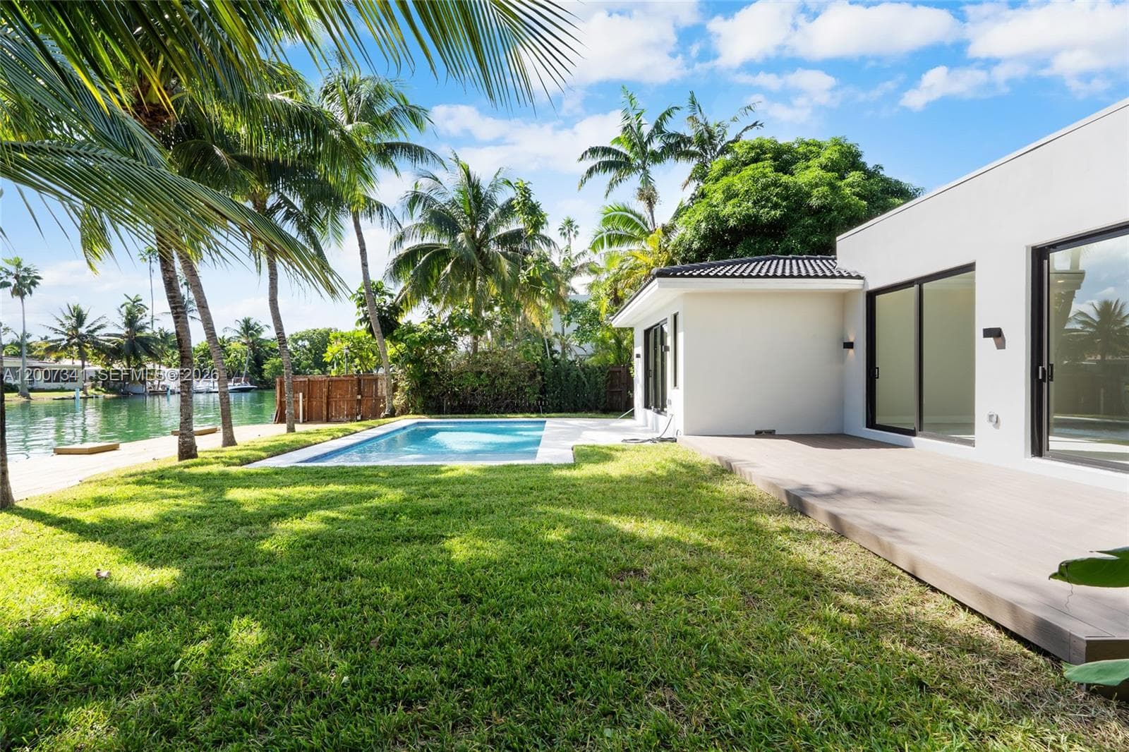 550 Shore Dr photo 13