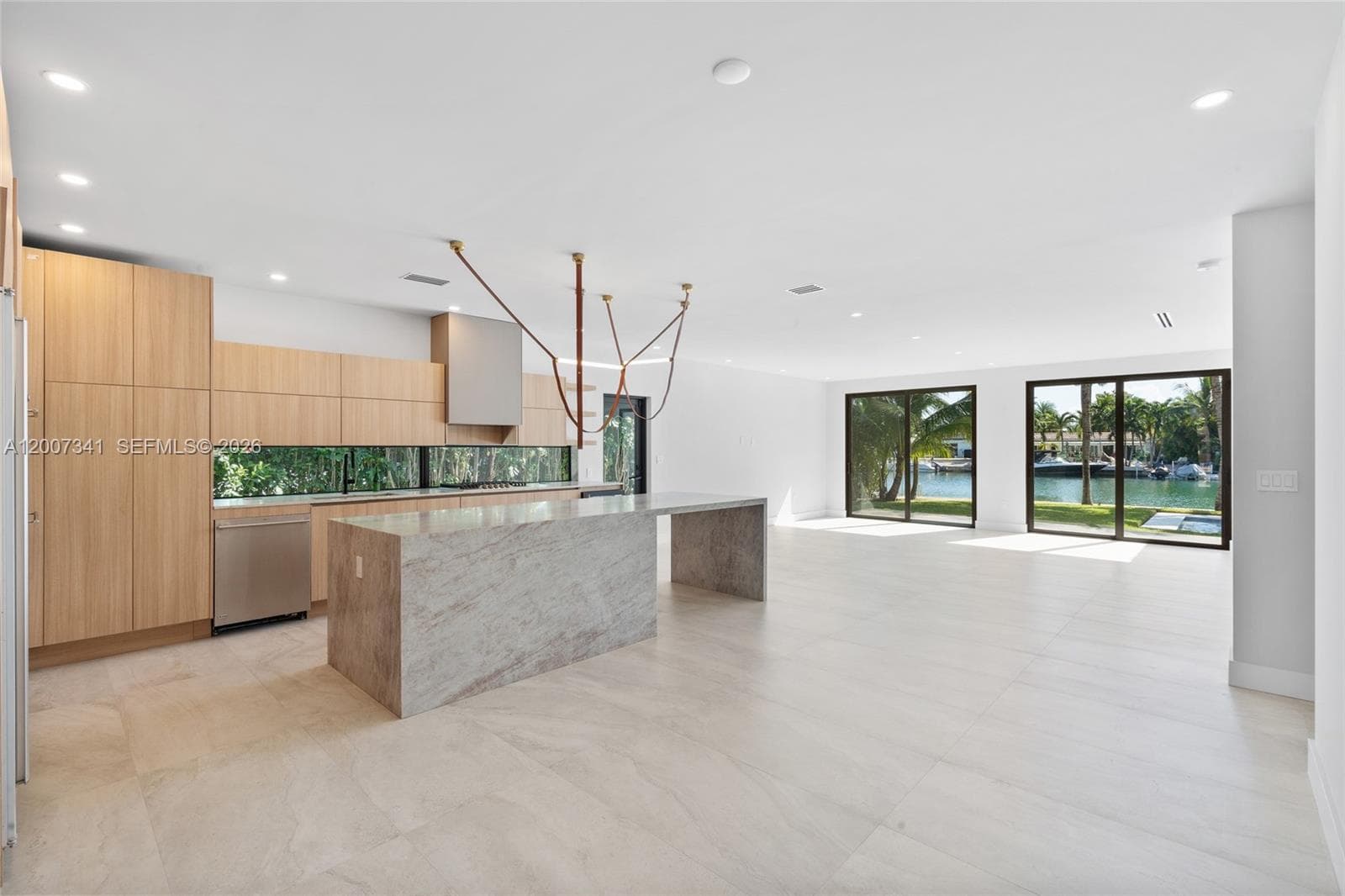 550 Shore Dr photo 17