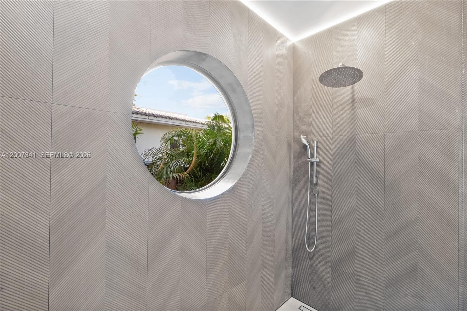 550 Shore Dr photo 24