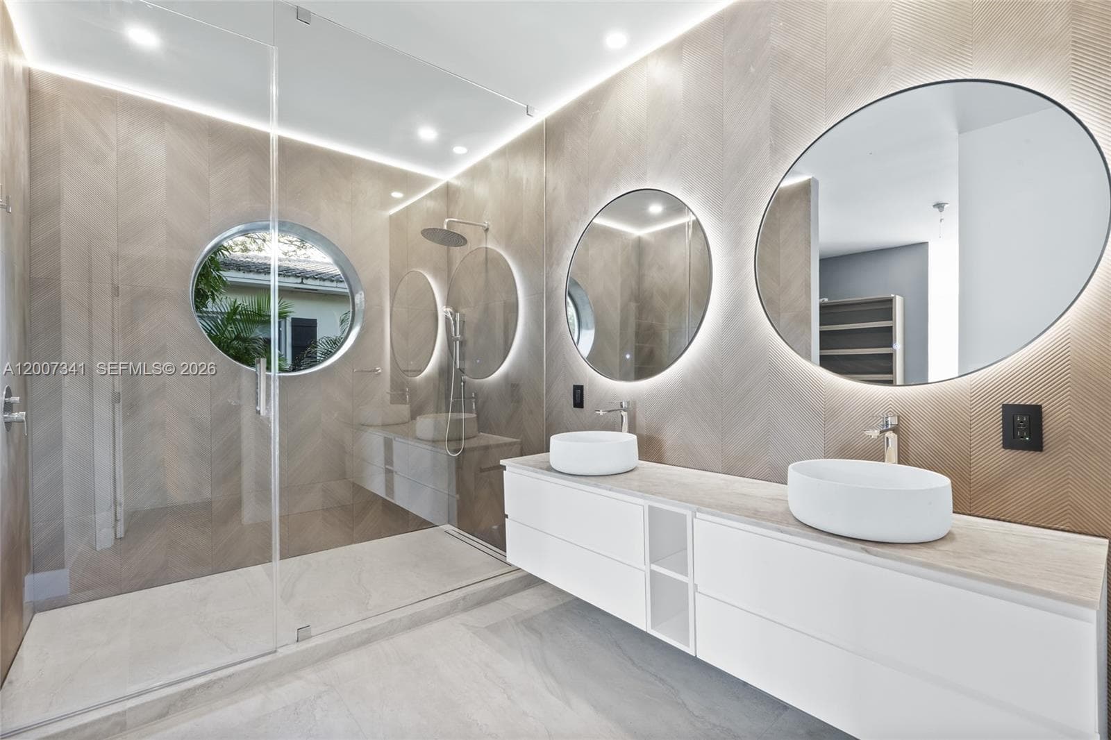 550 Shore Dr photo 8