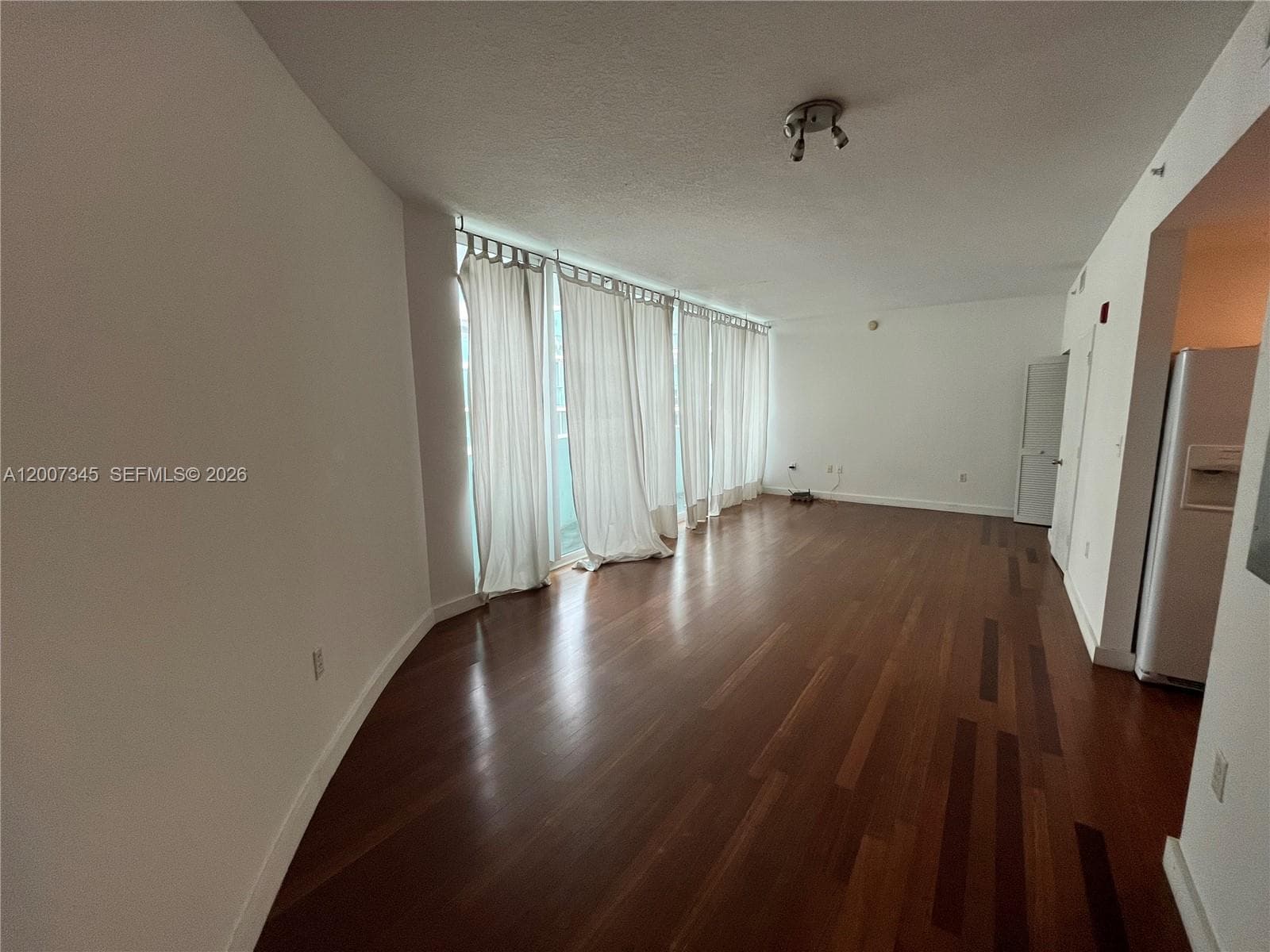 6580 INDIAN CREEK DR 511 photo 1