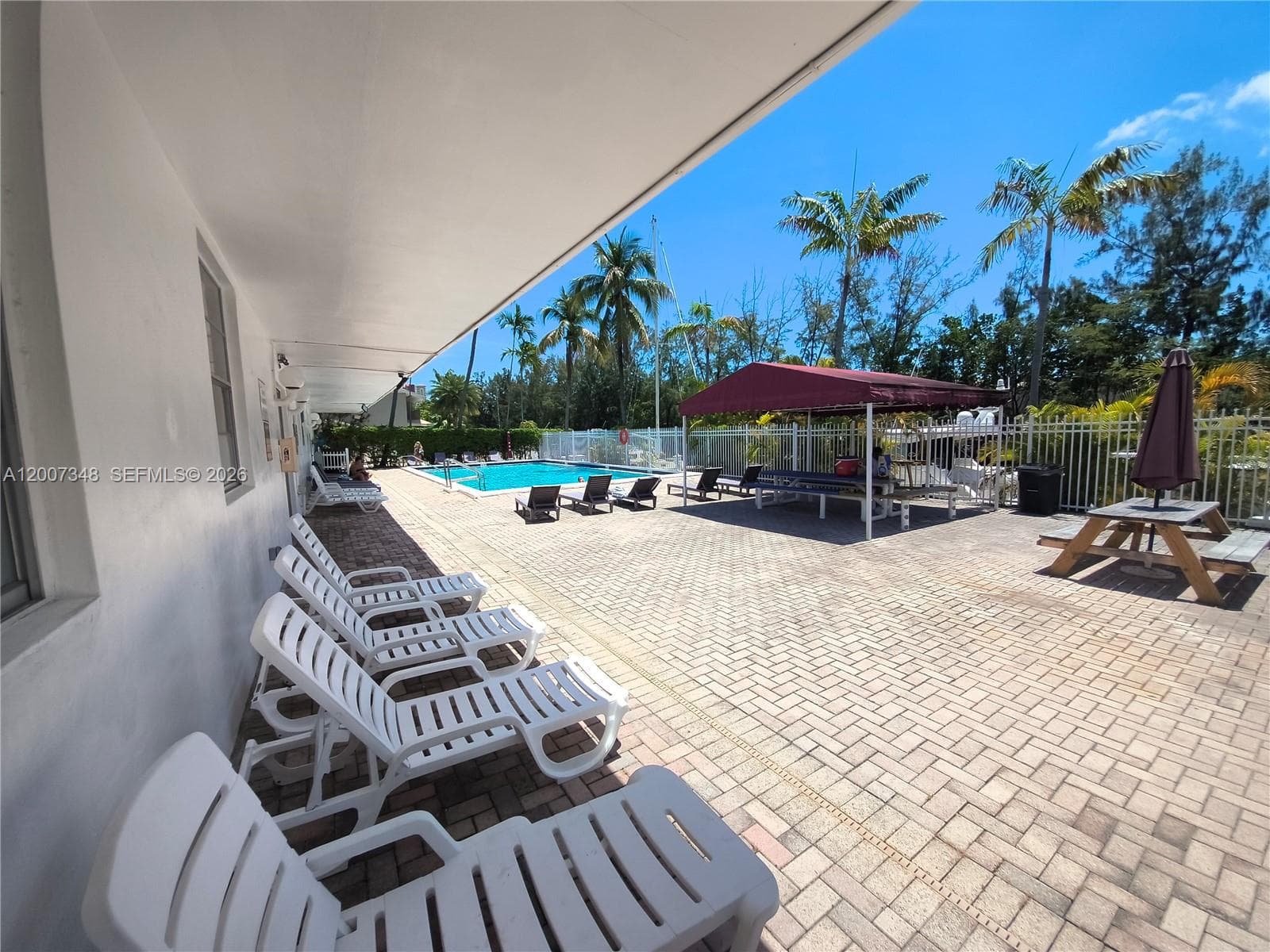 3660 166th St 302 photo 16