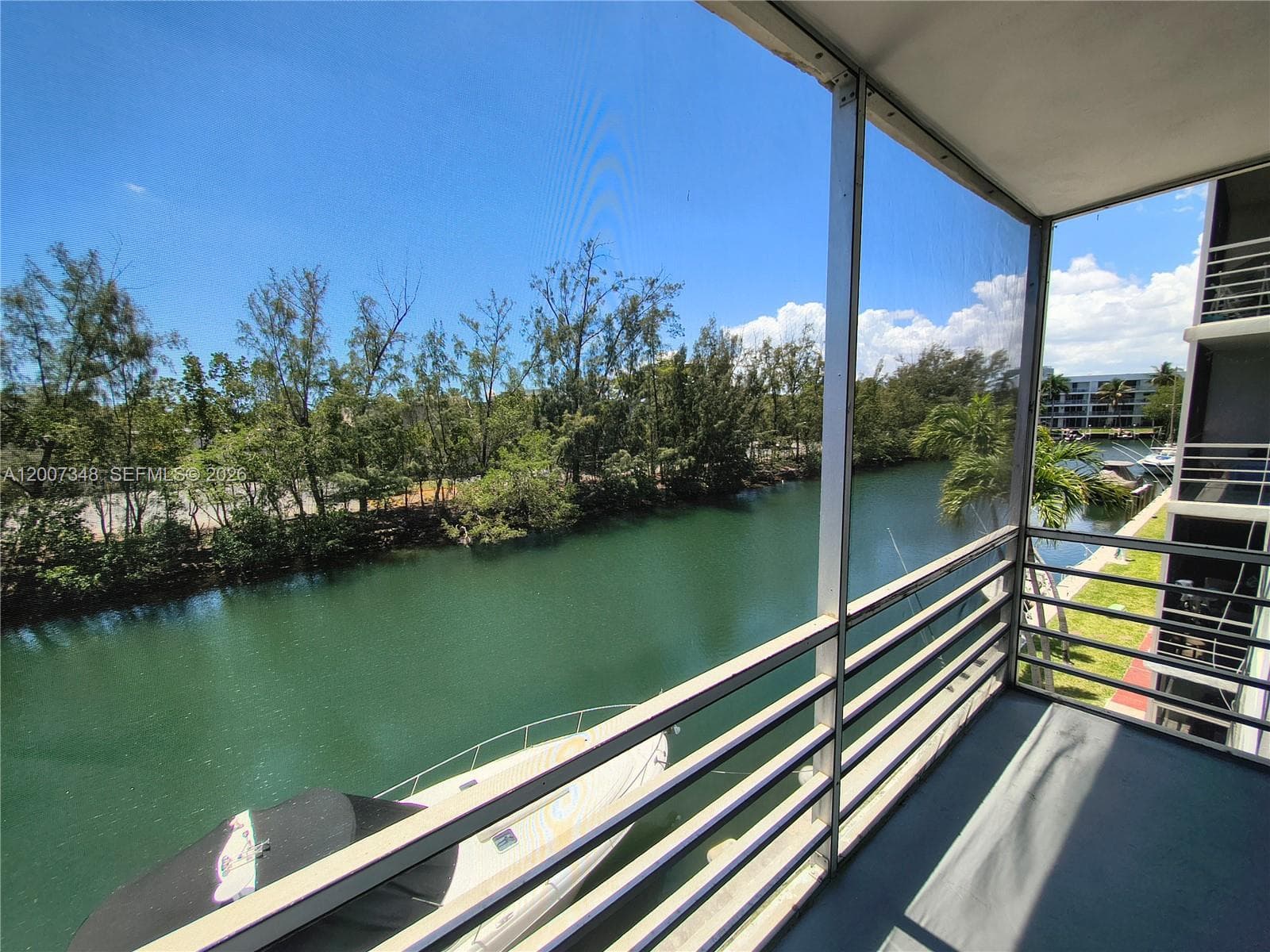 3660 166th St 302 photo 5