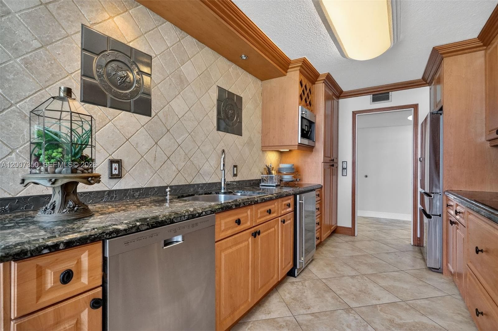 2751 Ocean Dr 504S photo 18