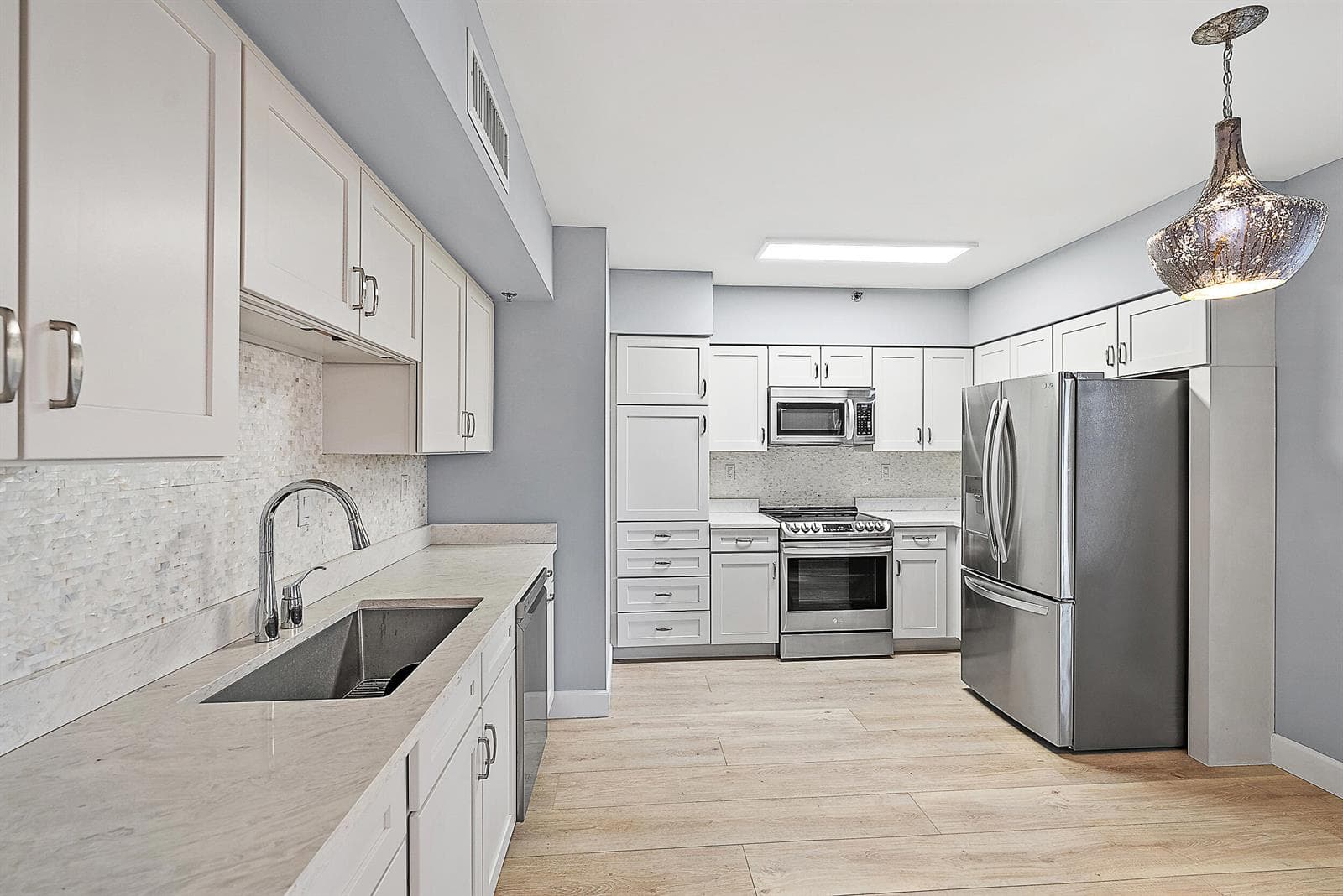 16910 Bay Street E204 photo 8