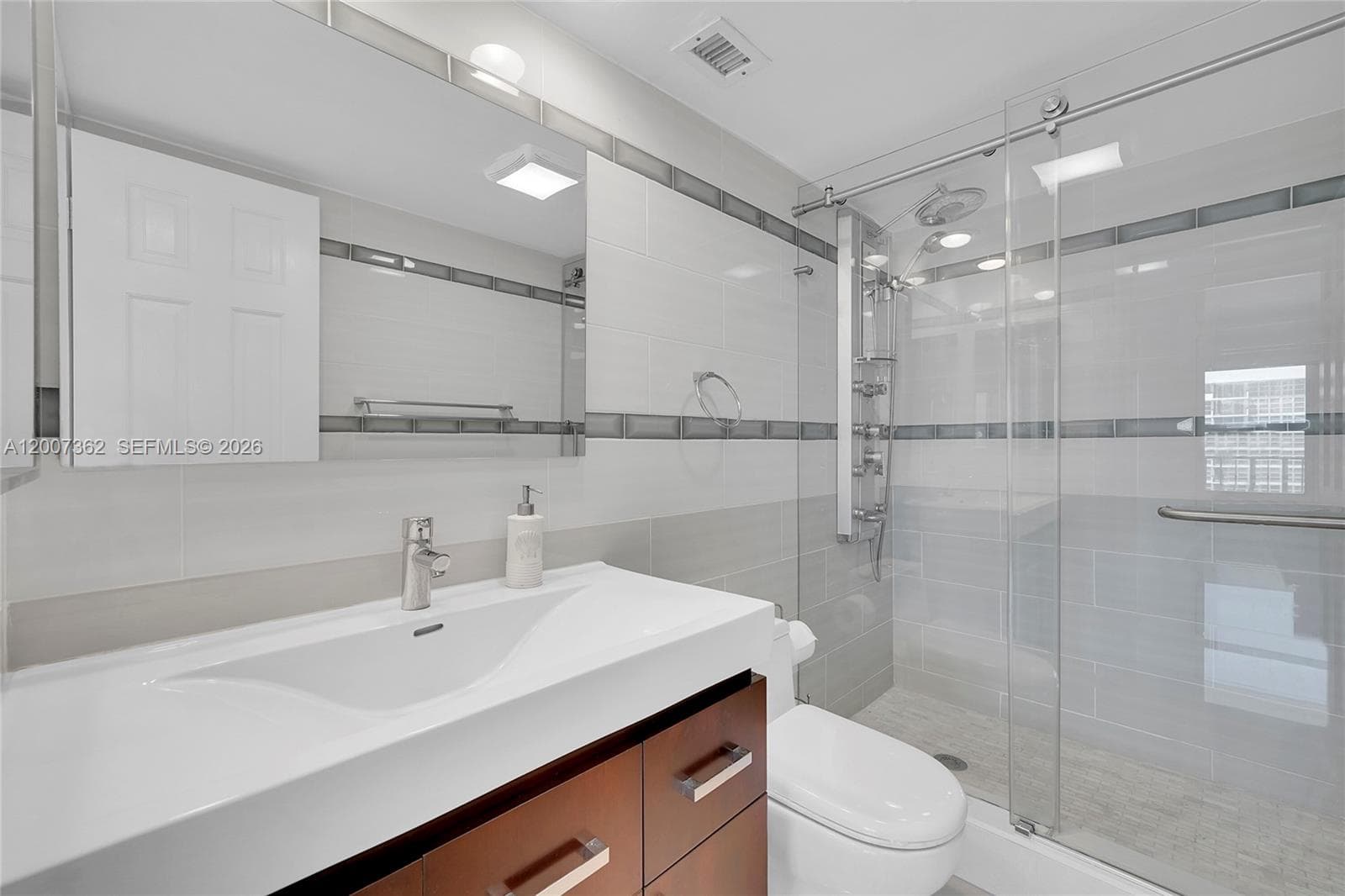 405 Ocean Blvd 1503 photo 13