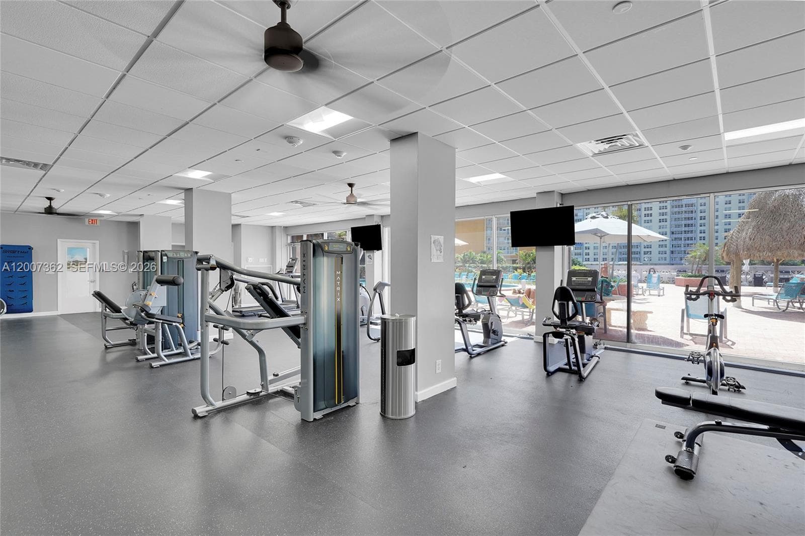 405 Ocean Blvd 1503 photo 16